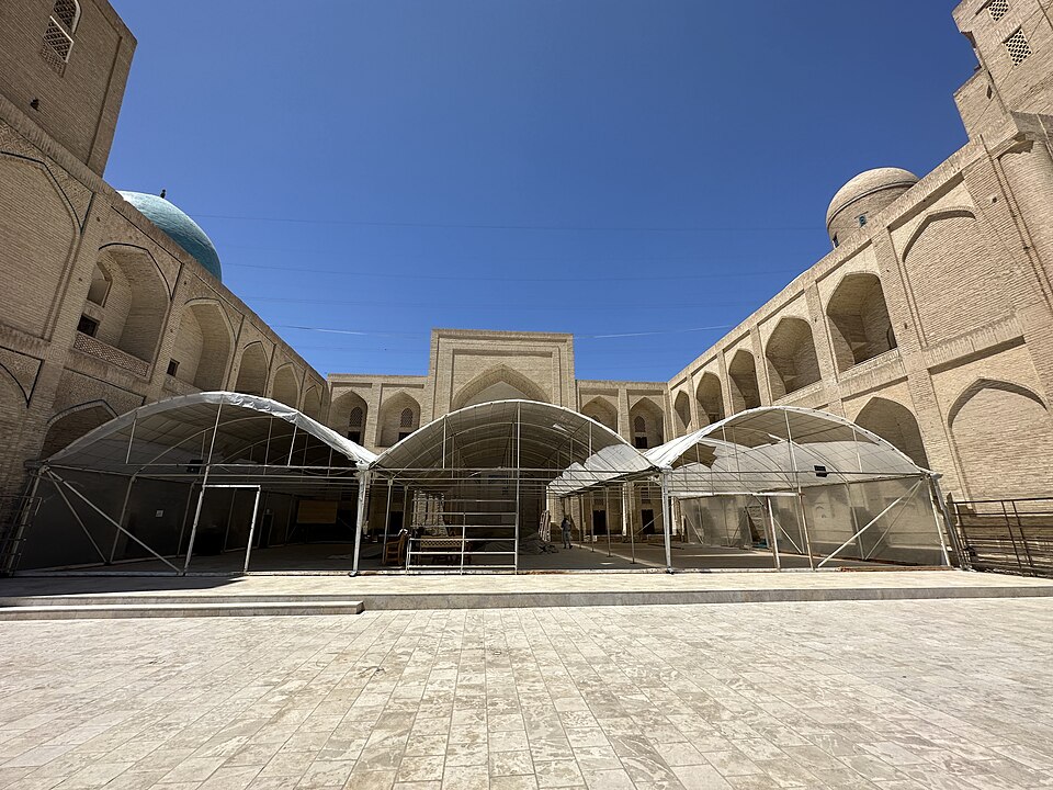 Fayl:Chor Bakr masjidi.jpg