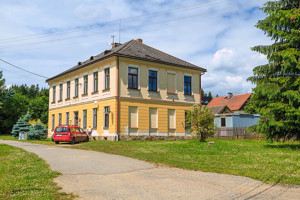 Fayl:Kadov obecní úřad.jpg