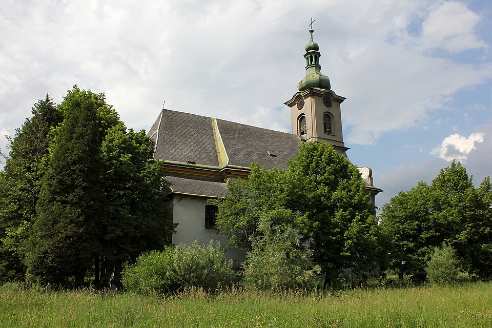 Fayl:Kostel sv. Barbory, Louky.JPG