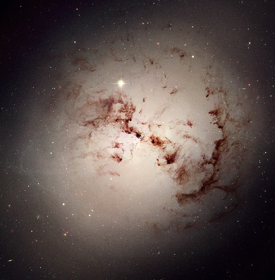 Fayl:Ngc1316 hst.jpg