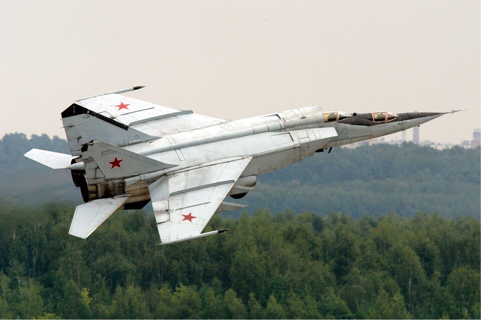 Fayl:Russian Air Force MiG-25.jpg