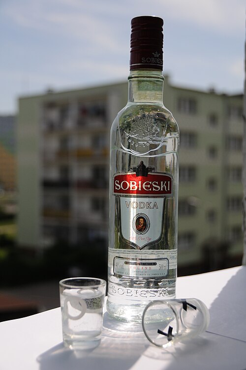 Fayl:Vodka Sobieski.jpg