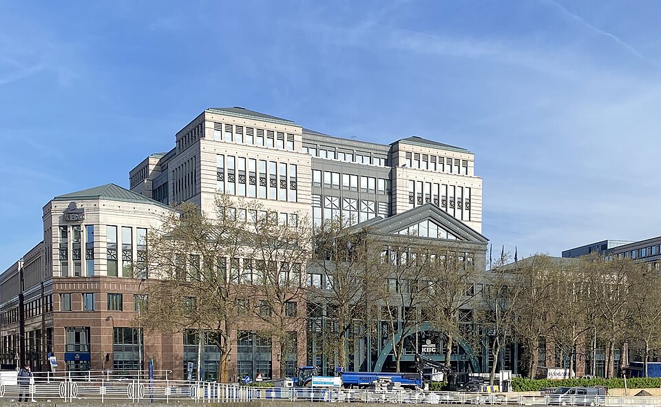 Fayl:KBC HQ.jpg