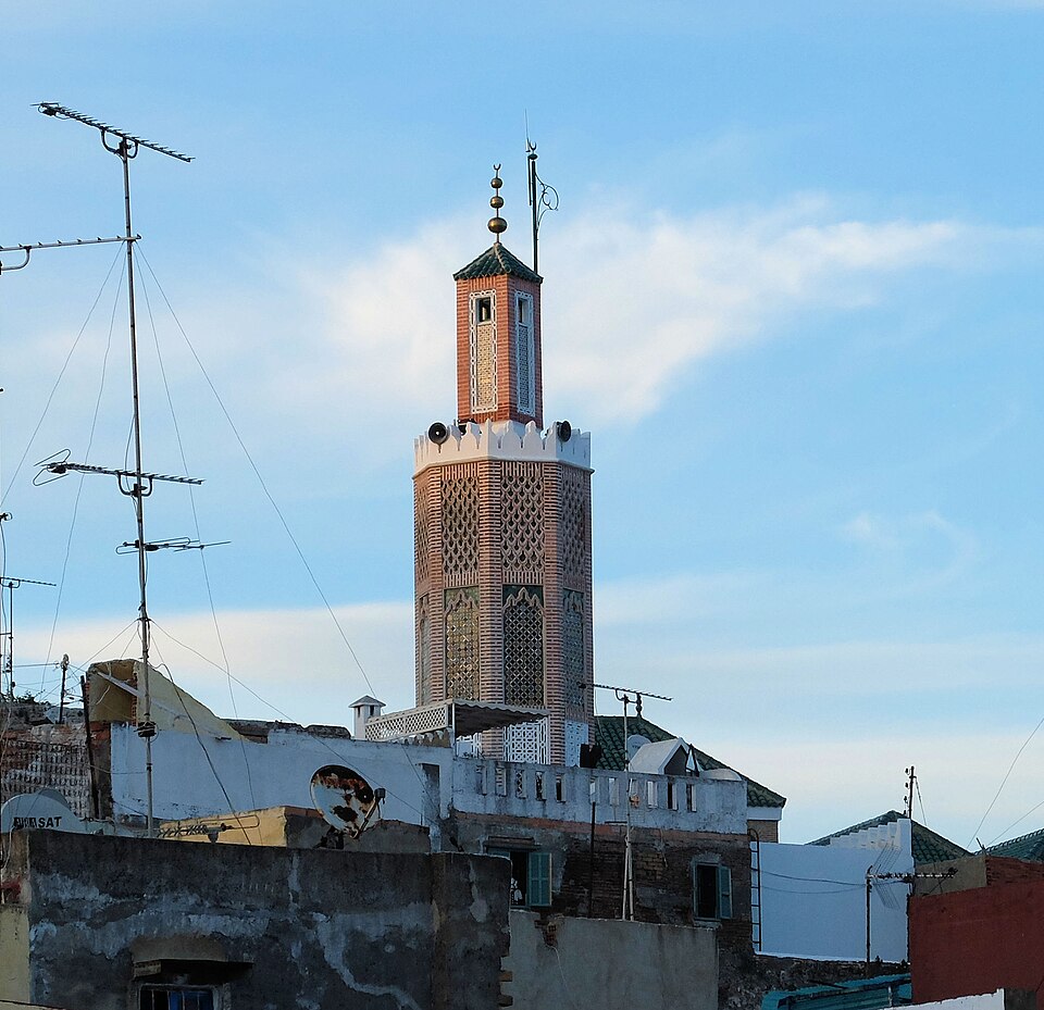 Fayl:Qasba mosque tangier.jpg
