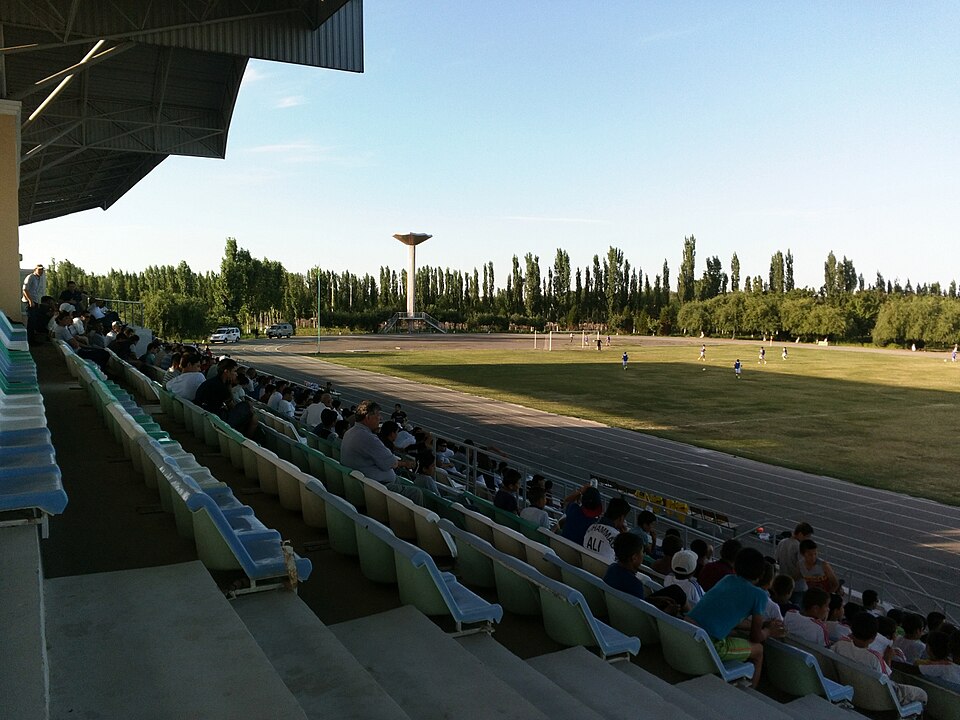 Fayl:StadUOZSK2.jpg