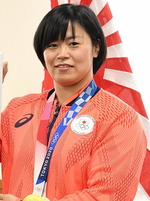 Fayl:東京五輪柔道競技金メダリスト濵田尚里選手（１等陸尉）.jpg