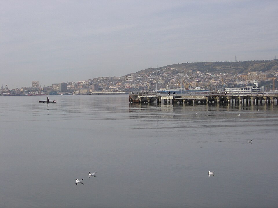 Fayl:Baku, Caspian Sea.jpg