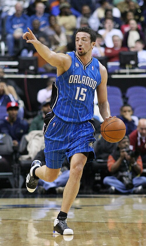 Fayl:Hedo Turkoglu point guard 11-27-08.jpg