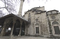 Mihrimah Sulton masjidining gʻarbdan koʻrinishi