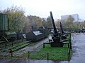 Tashqi eksponatlar, shu jumladan 0-8-0 zirhli lokomotiv Ov 5067