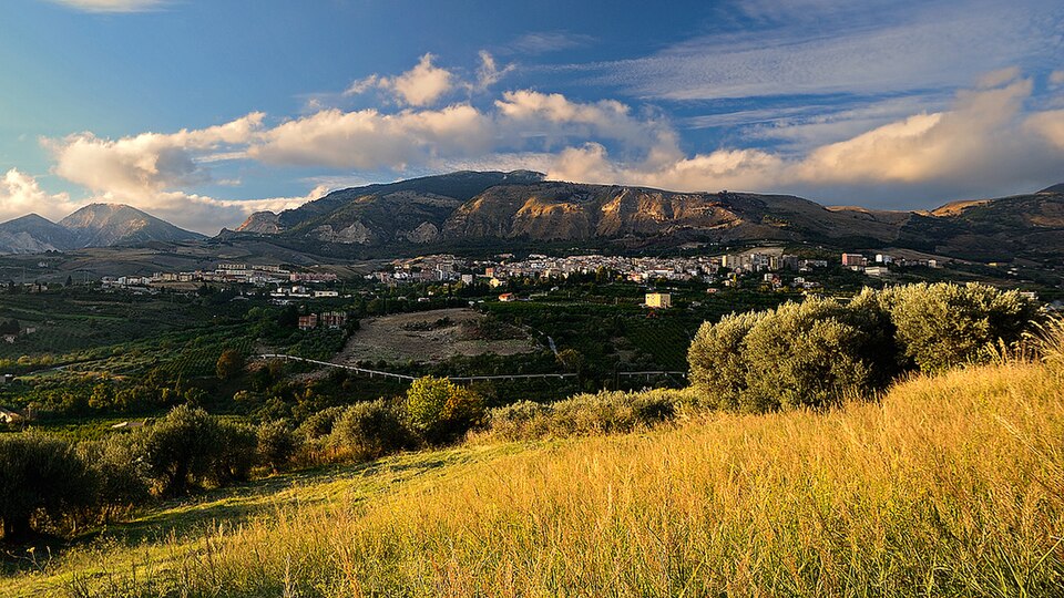 Fayl:Panoramic view of Bivona.jpg