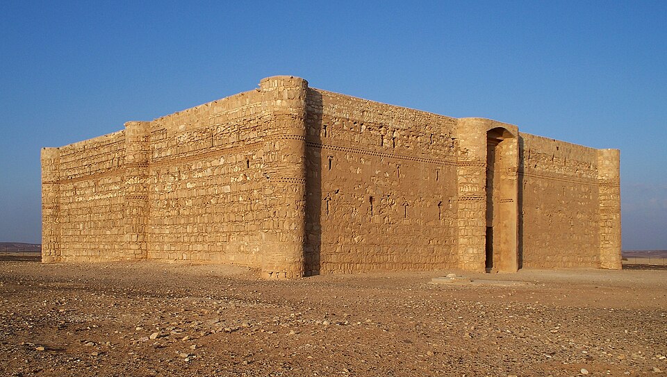 Fayl:Qasr Kharana in Jordan.jpg