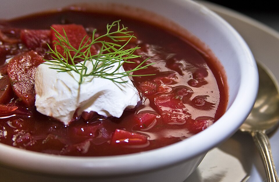 Fayl:Borscht served.jpg