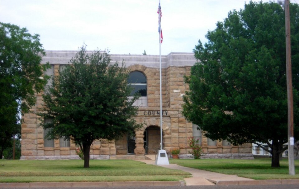Fayl:Dickens02 courthouse.jpg