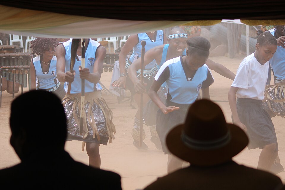 Fayl:Dihosana dance 1.jpg