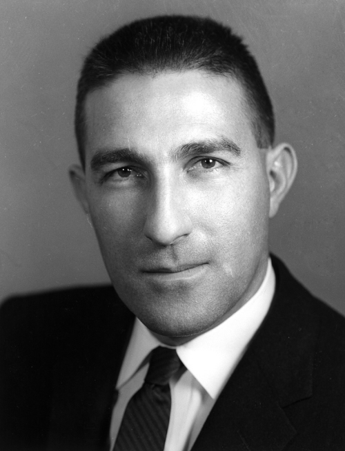 Fayl:Stewart L Udall - 1960s.gif