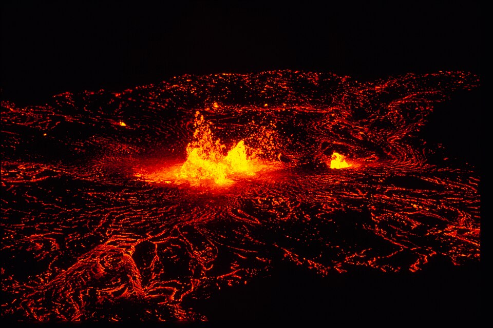 Fayl:Hawai'i Volcanoes National Park HAVO3171.jpg
