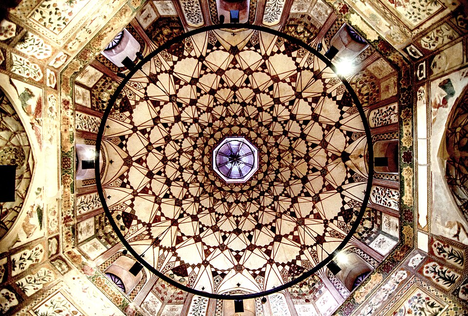 Fayl:Shahi Hamam interior.jpg