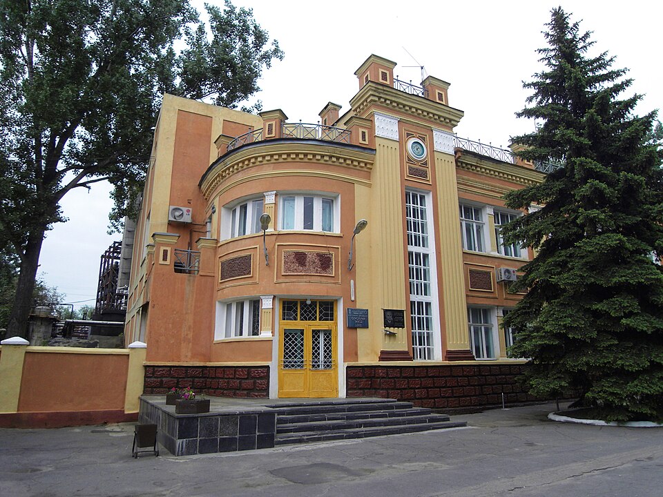 Fayl:Дзержинський фенольний завод.JPG