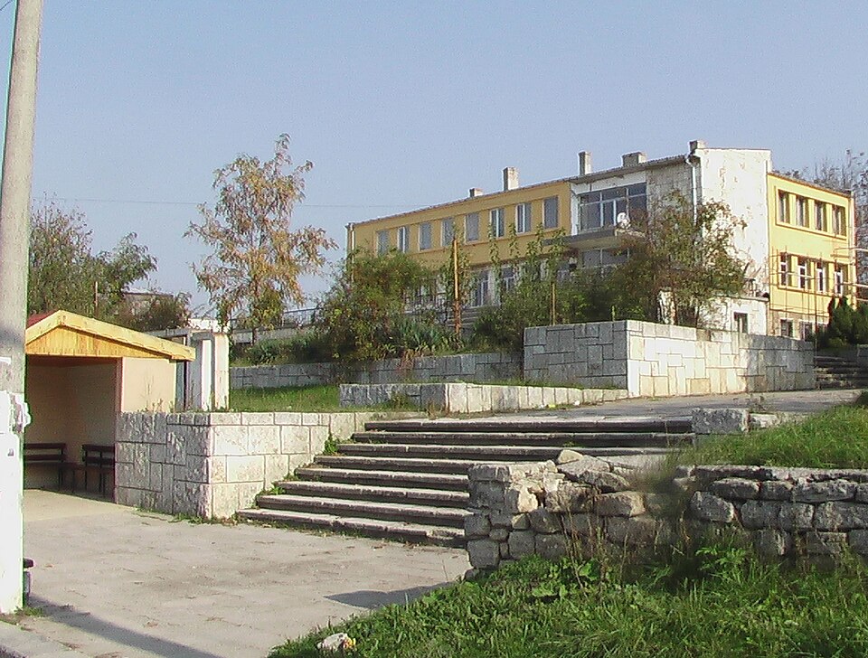 Fayl:Avren-Varna-district-centre.jpg