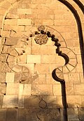 Blind polylobed arch at the Fatimid gate of Bab Zuweila, Cairo, Egypt (1087-1092)[23]