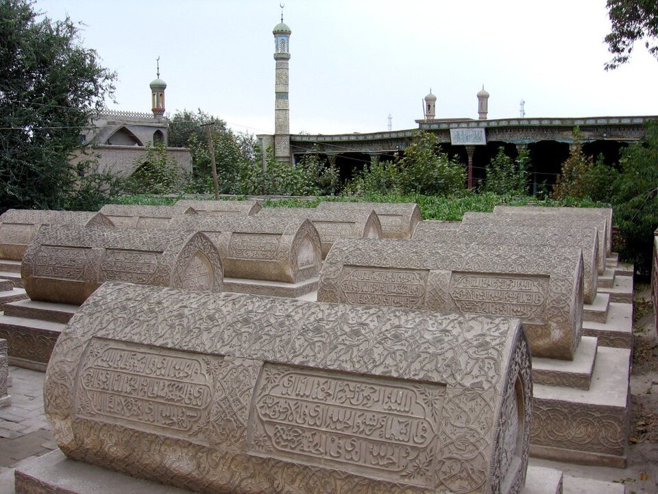 Fayl:Yarkand-tumbas-reyes-d09.jpg