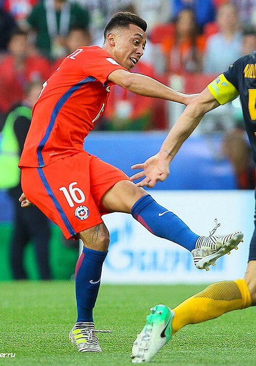 Fayl:Chile VS. Australia (2) (cropped).jpg