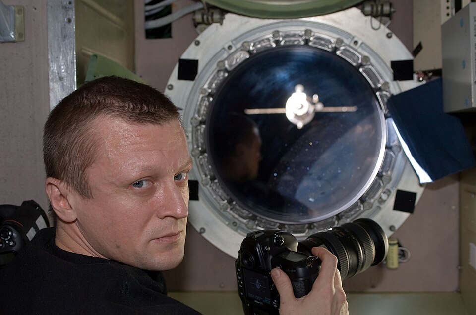 Fayl:Kondratyev photographs ProgressM-09M.jpg