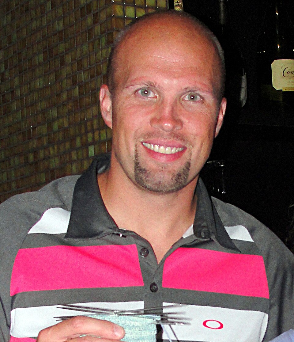 Fayl:Mike Yeo 2012-06-23.JPG