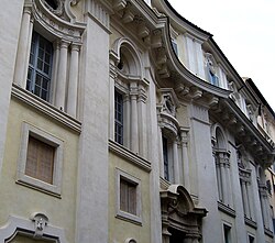 Imon targ'iboti saroyi. Yon fasadning detallari. 1644. Arxitektor F. Borromini