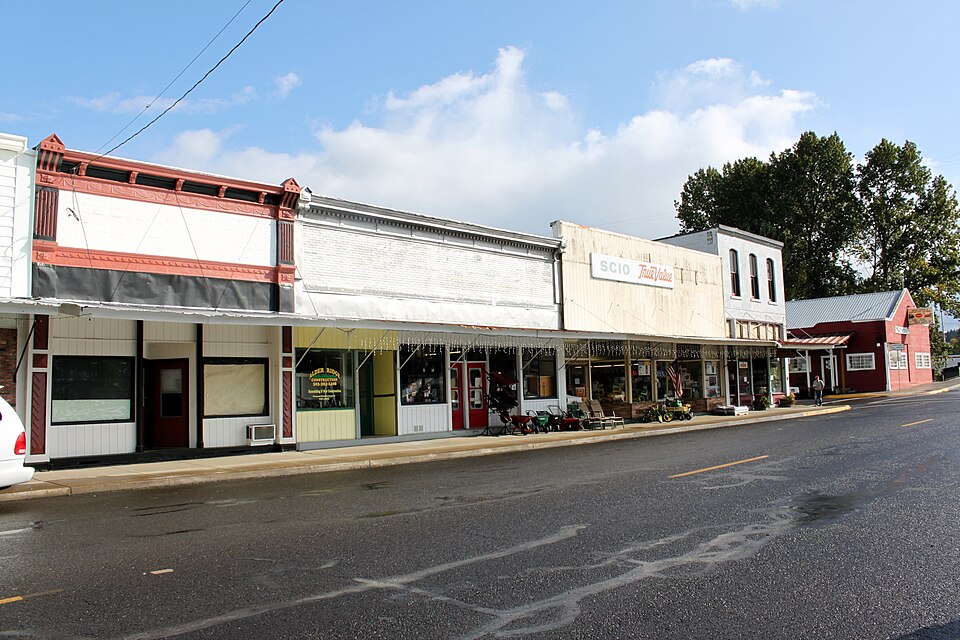Fayl:Storefronts - Scio Oregon.jpg