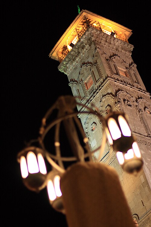 Fayl:Umayyad Mosque, Aleppo, Syria (5077274473).jpg