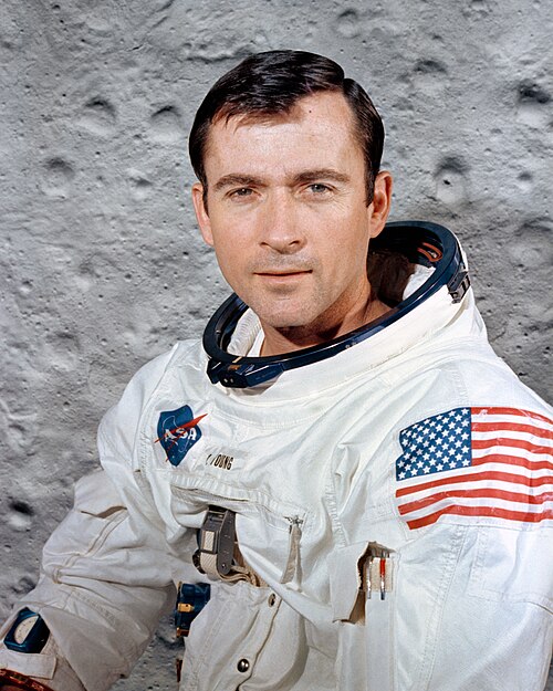 Fayl:Astronaut John W. Young.jpg