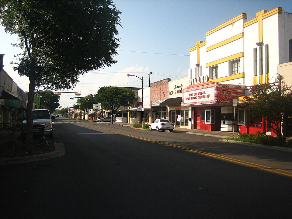 Fayl:Downtown Beeville IMG 0983.JPG