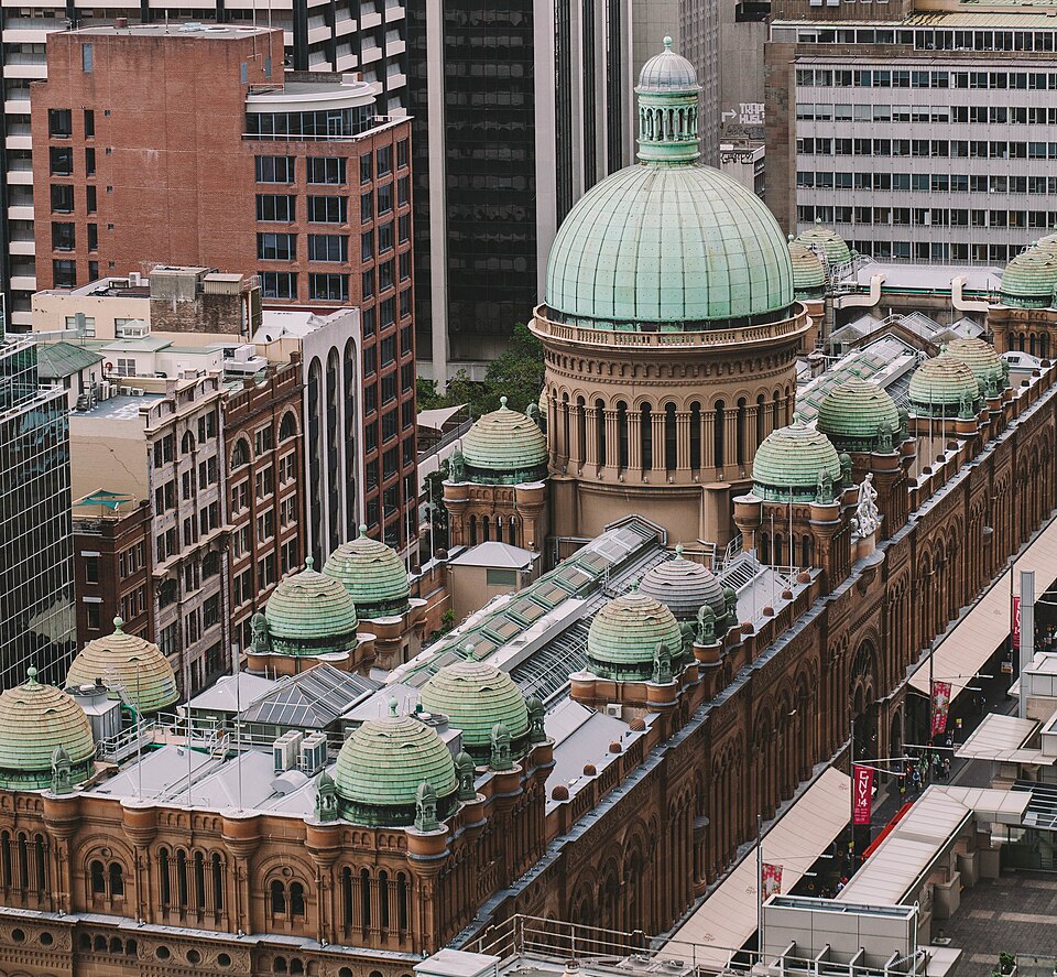 Fayl:QBV from above (cropped).jpg