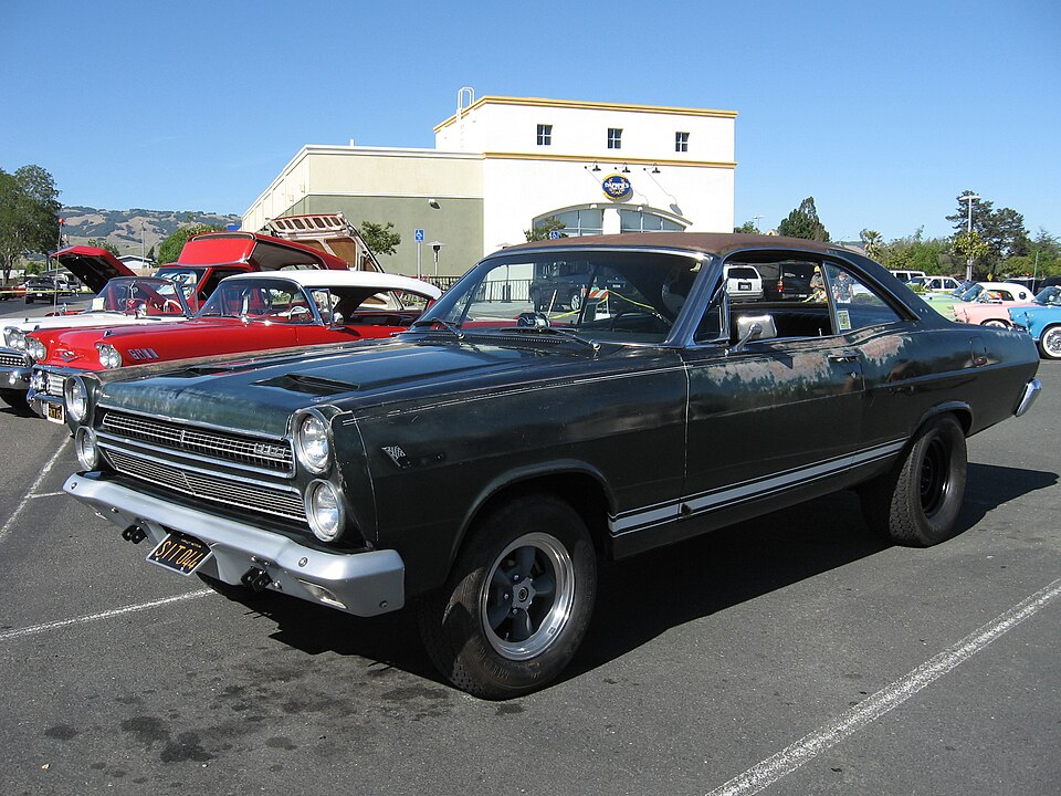 Fayl:1966 Mercury Comet Cyclone.jpg