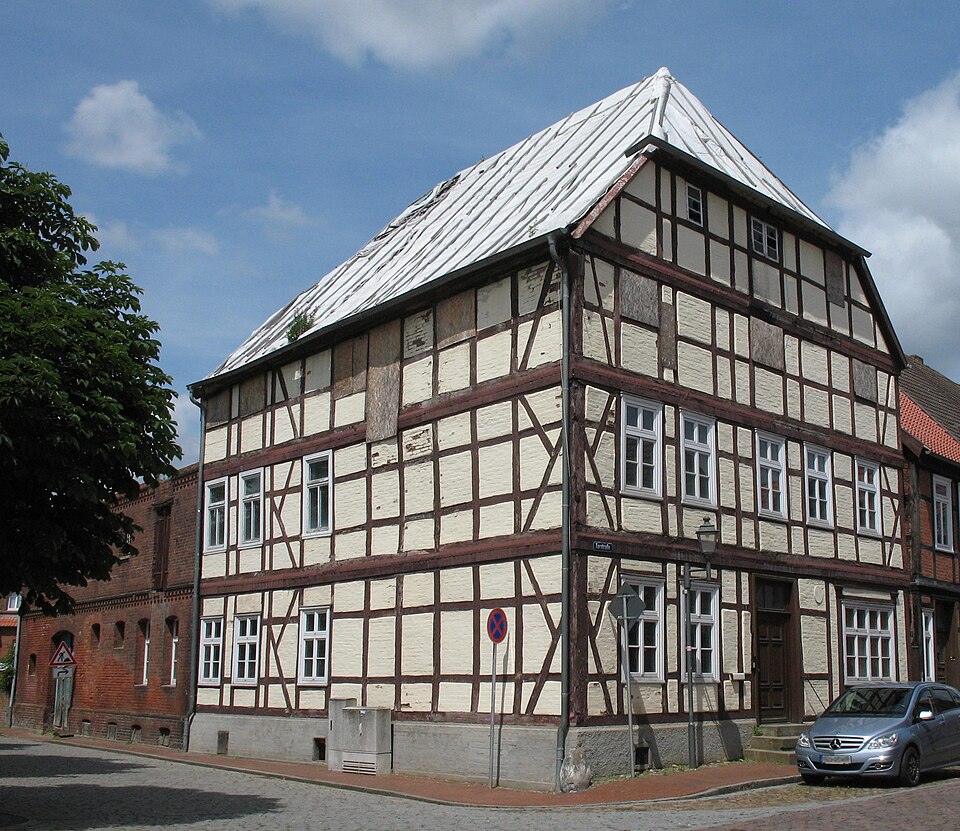 Fayl:Doemitz Torstr 1.jpg