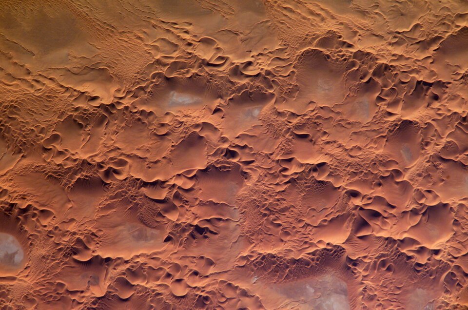Fayl:IssaouaneErg Algeria ISS010-E-13539.jpg