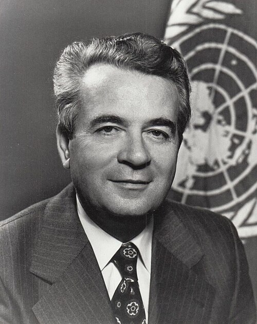 Fayl:Lazar Mojsov (1977 UN photo).jpg