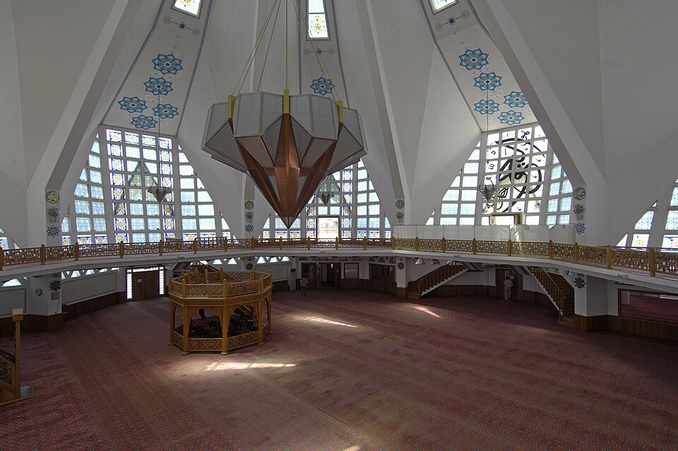 Fayl:Akcakoca Merkez Cami 7805.jpg