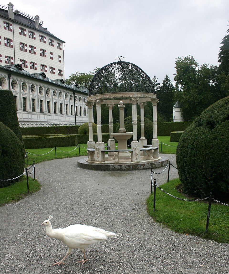 Fayl:Innsbruck-Schloss Ambras-04-2006-gje.jpg