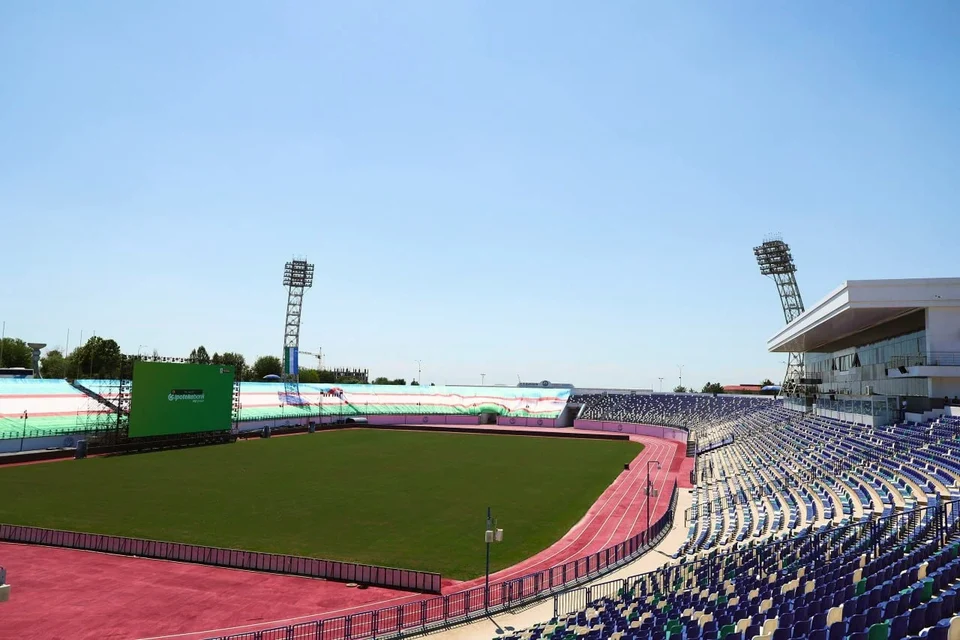 Fayl:Navbahor Stadium.webp