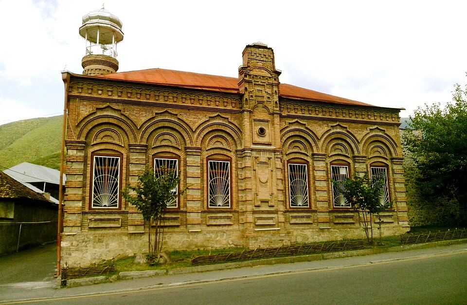 Fayl:Ömər Əfəndi məscidi, Şəki (01).jpg