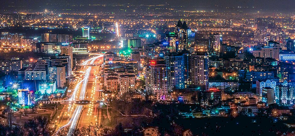Fayl:Almaty, Kok-tobe exposition (edit).jpg