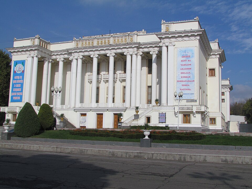 Fayl:Ayni Opera Theatre in Dushanbe.JPG