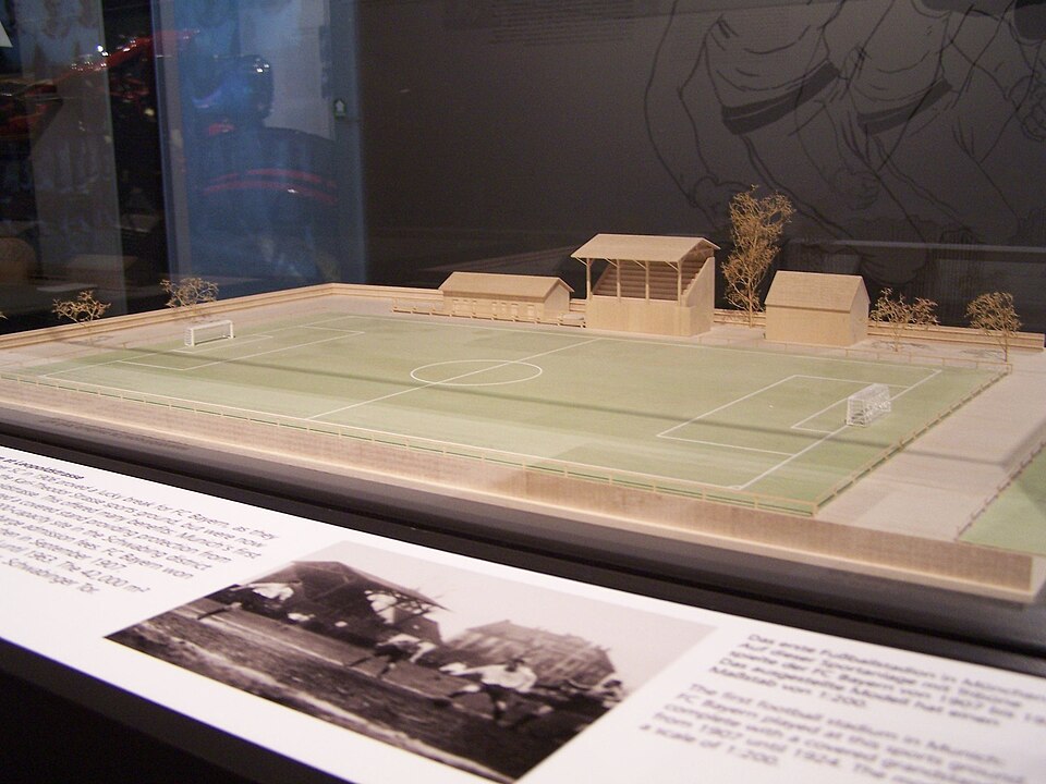 Fayl:Model of stadium at Leopoldstrasse.JPG