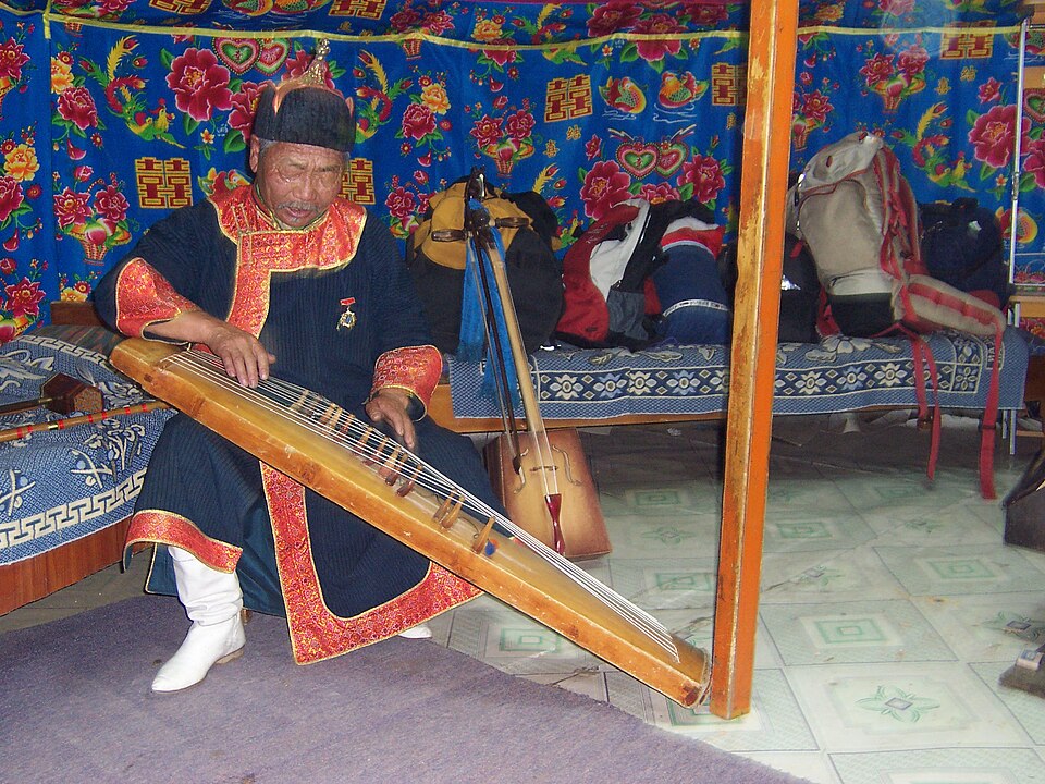 Fayl:Musicien traditionnel mongol.JPG