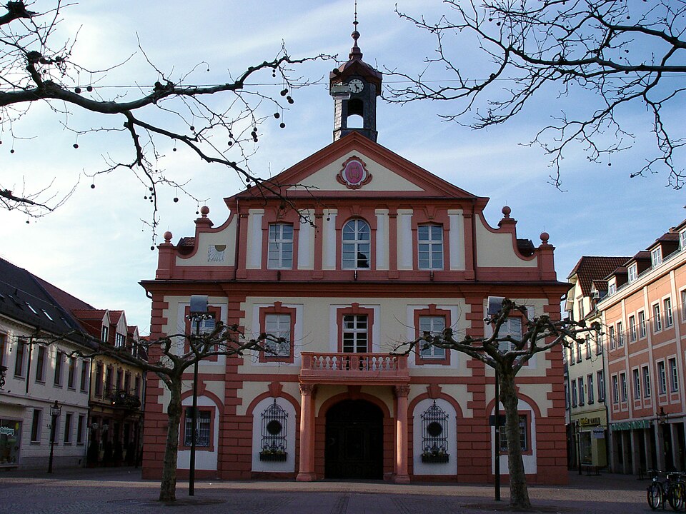 Fayl:Rathaus Rastatt.JPG