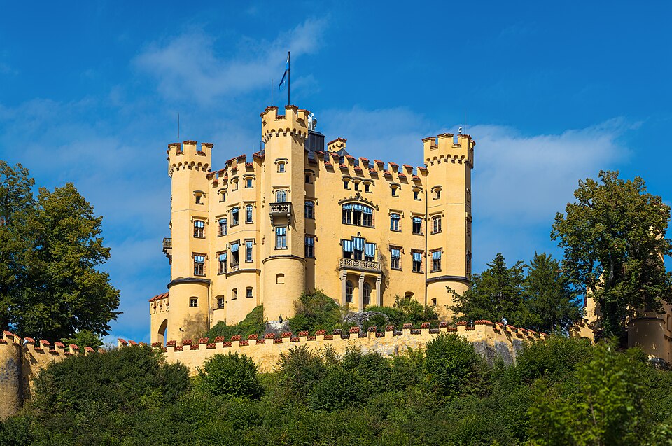 Fayl:Schloss Hohenschwangau 2021 (100MP).jpg