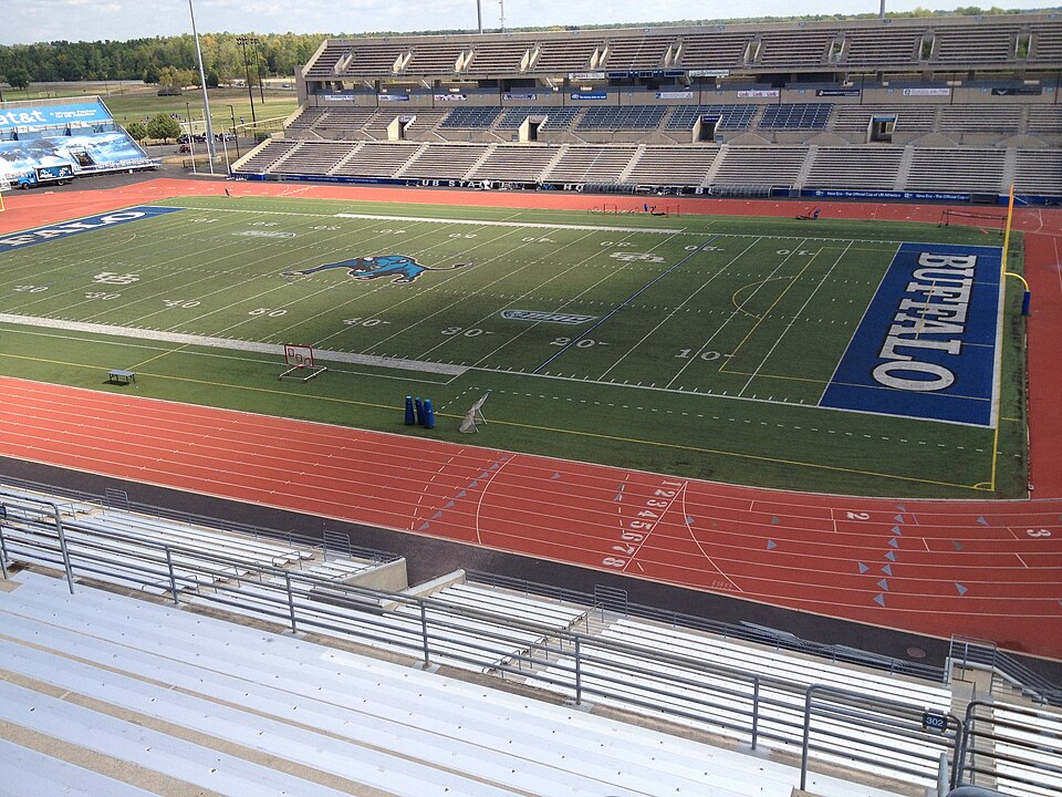 Fayl:UB Stadium 2 picture.JPG